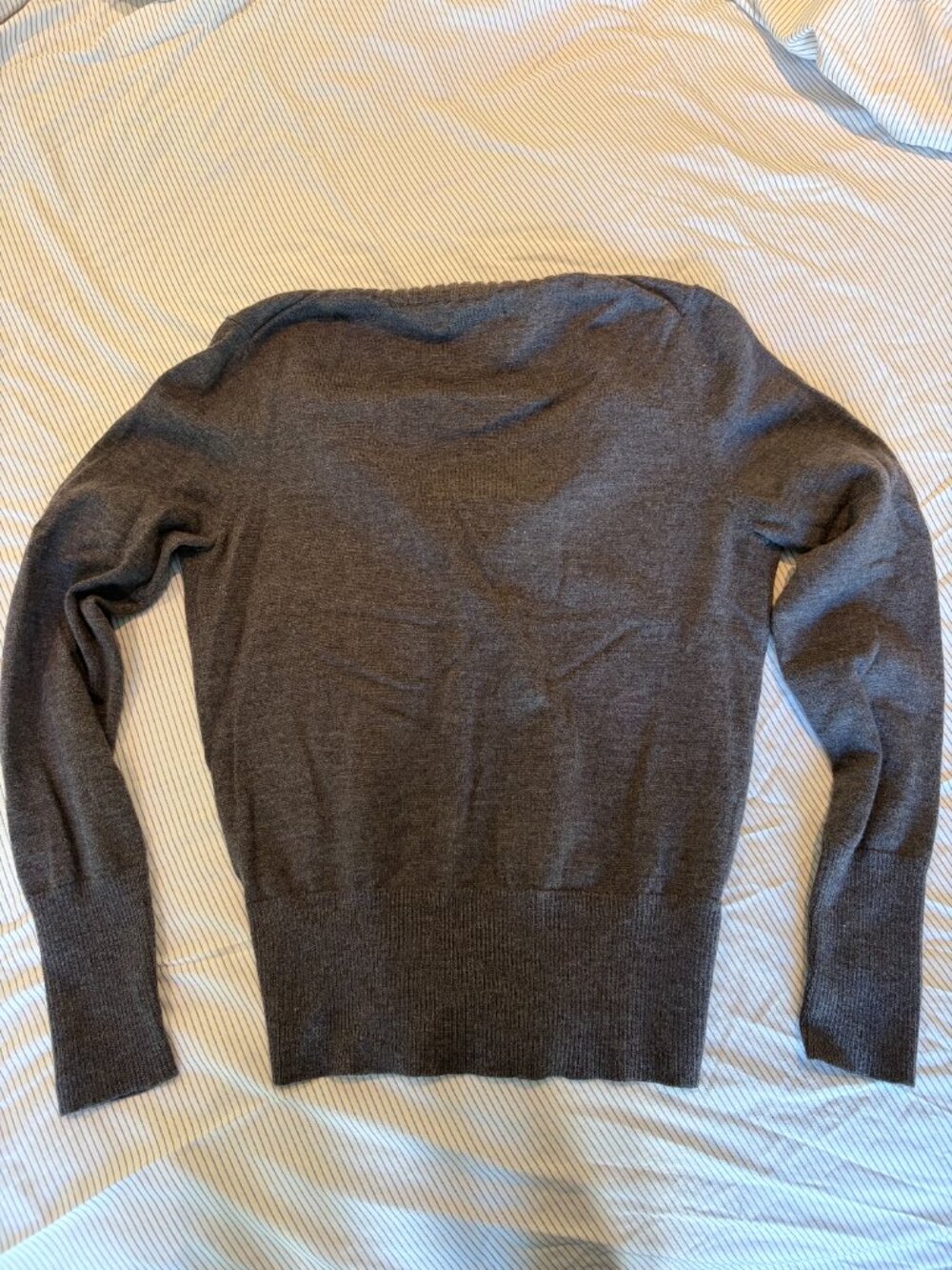 Banana Republic Merino Wool Charcoal Grey Cardigan - Picture 3 of 6